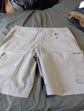 Men's Light Gray Cargo Shorts